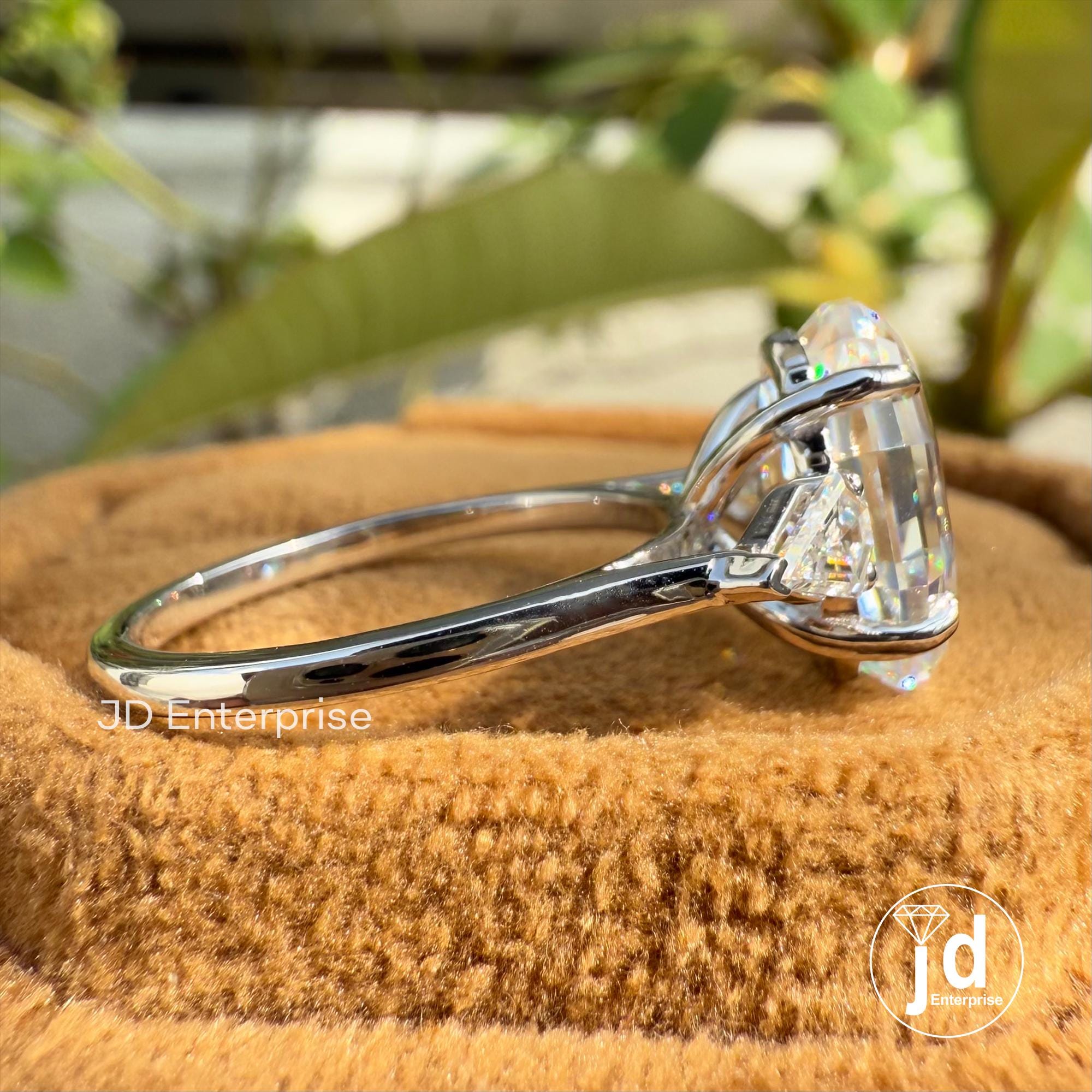 4.00 CT Oval Step Cut Moissanite Engagement Ring, Three Stone Wedding Ring, Shield Cut Moissanite, Trilogy Ring, Cocktail Ring for Women