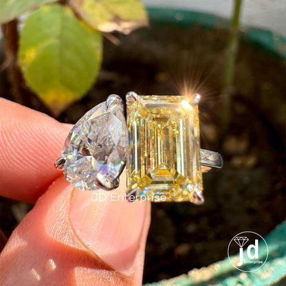 Pear and Emerald Cut Moissanite Engagement Ring, White/Yellow/Rose Gold Wedding Ring, Canary Yellow & Colorless Toi Et Moi Anniversary Ring