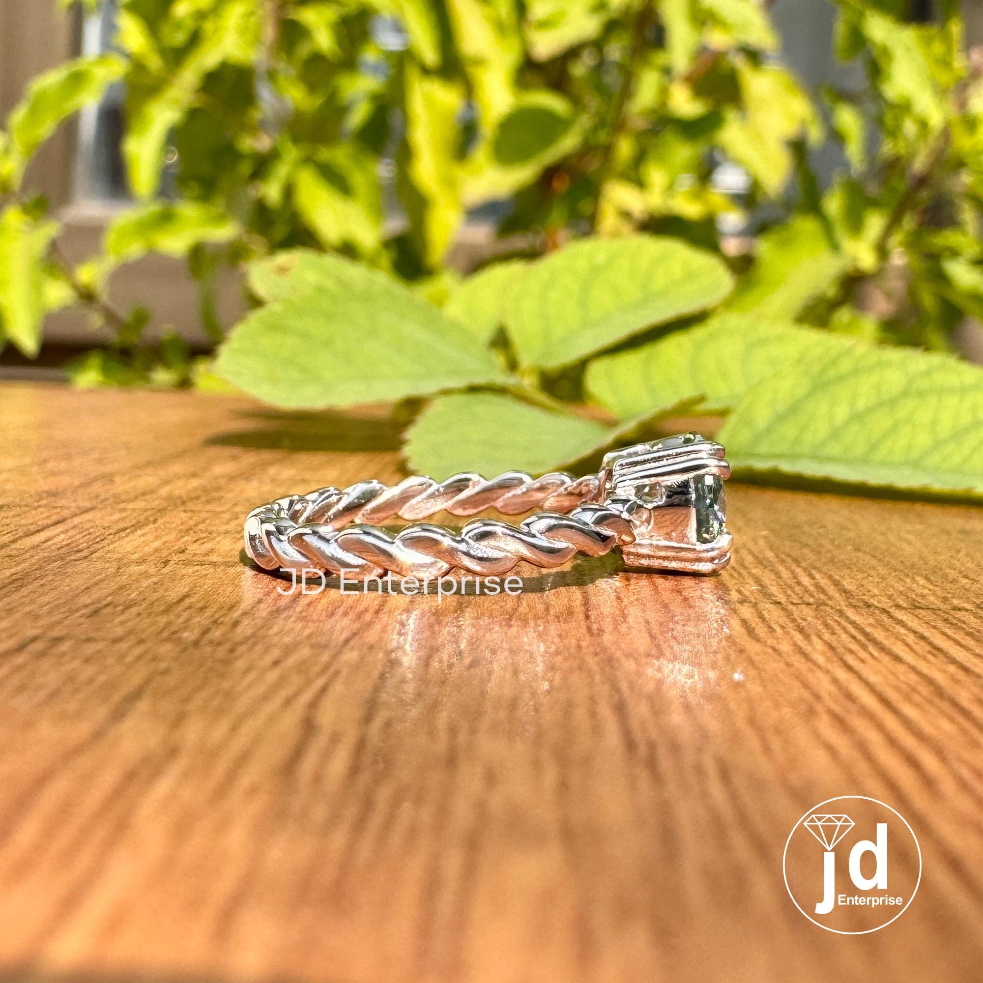1.00 CT Round Cut Cyan Bule Moissanite Solitaire Engagement Ring, Claw Prongs, Twisted Rope Band, Wedding Ring, Anniversary Gift