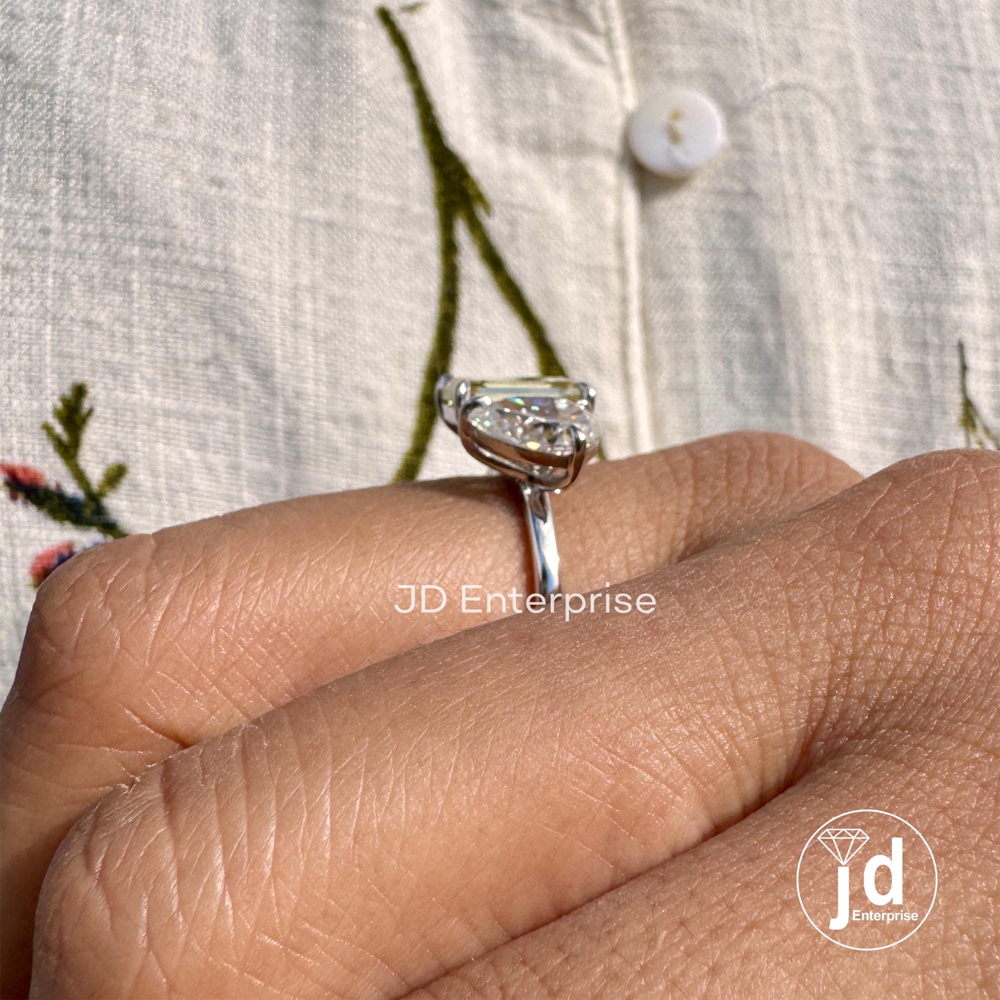 Pear and Emerald Cut Moissanite Engagement Ring, White/Yellow/Rose Gold Wedding Ring, Canary Yellow & Colorless Toi Et Moi Anniversary Ring