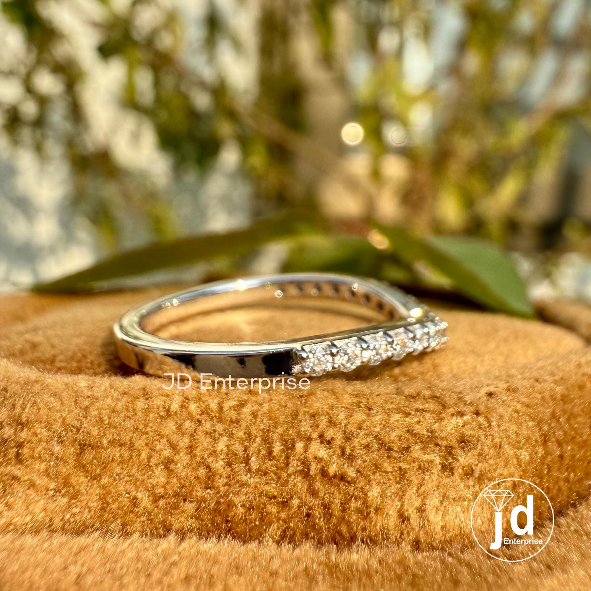 Dainty Curved Moissanite Wedding Band, 0.23 TCW Round Moissanite Half Eternity Engagement Band, Stackable Band, Anniversary Gift, Bridal Set