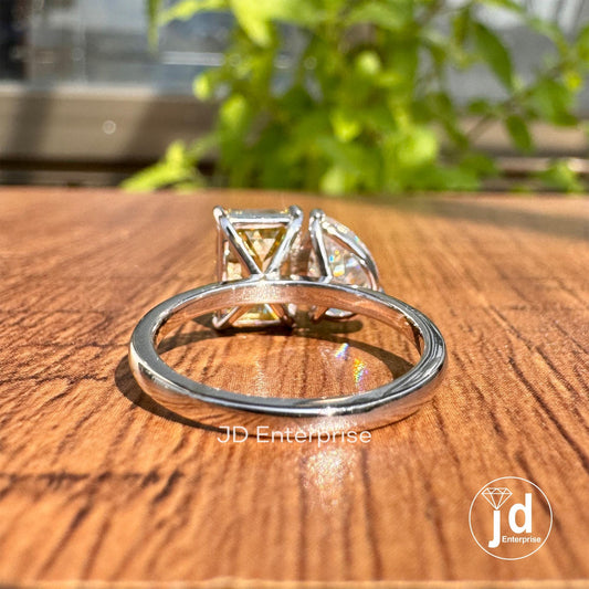 Pear and Emerald Cut Moissanite Engagement Ring, White/Yellow/Rose Gold Wedding Ring, Canary Yellow & Colorless Toi Et Moi Anniversary Ring
