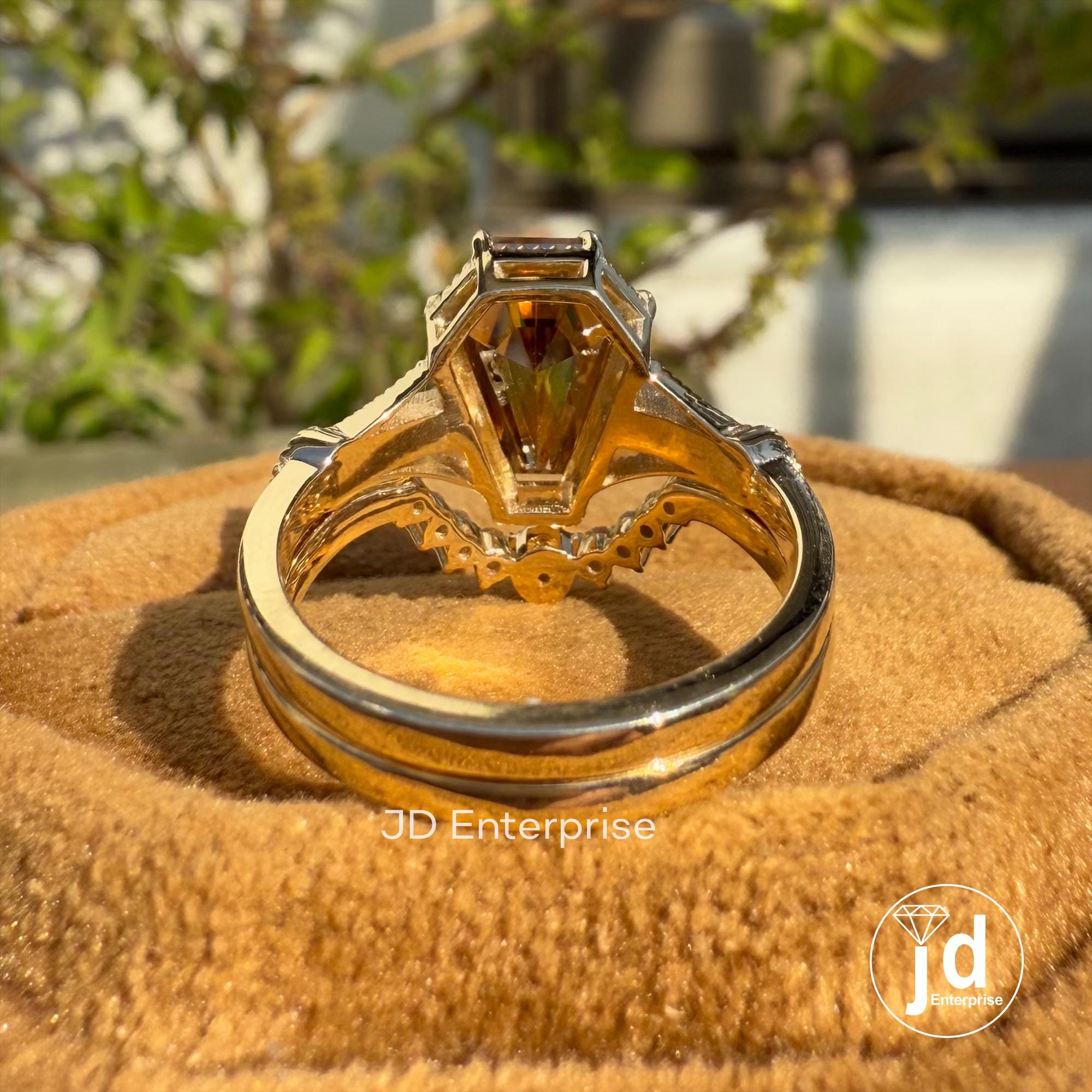 3.11 TCW Coffin Cut Brownish Champagne Moissanite Engagement Ring with Chevron Wedding Band, Art Deco Bridal Set, Milgrain Anniversary Ring