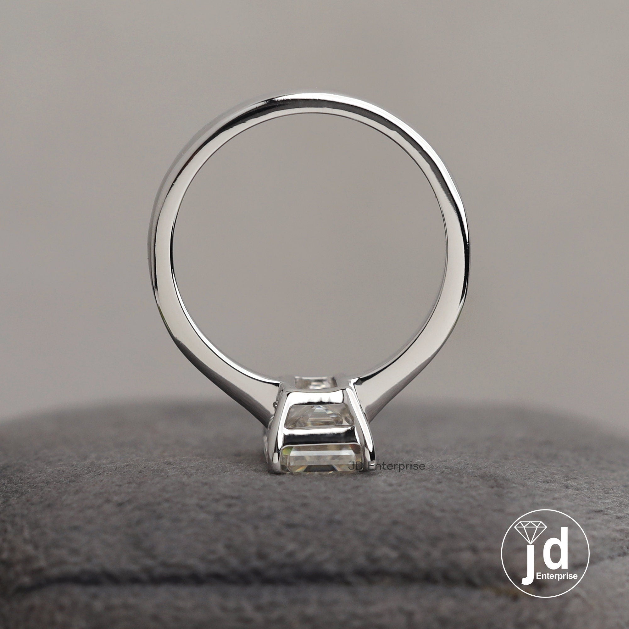 Timeless Elegance 3.00 CT Colorless Emerald Cut Moissanite Engagement Ring, Solitaire Wedding Ring, Anniversary Gifts Ring, Promise Ring