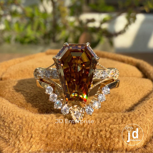 3.11 TCW Coffin Cut Brownish Champagne Moissanite Engagement Ring with Chevron Wedding Band, Art Deco Bridal Set, Milgrain Anniversary Ring